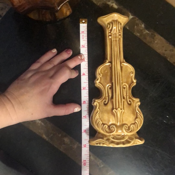 Vintage guitar vase/wall pocket - Picture 9 of 10